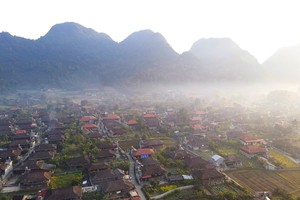 琼山社区旅游村。