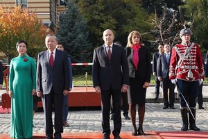 党中央总书记苏林偕夫人对保加利亚进行正式访问欢迎仪式隆重举行