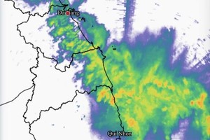 根据10月24日上午6时50分的天气雷达图显示，一个巨大的雷暴-湿气团正向南中部地区移动。