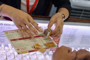 10月30日上午，越南国内市场每两金片卖出价下降150万元。