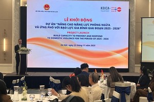 “2025-2026年加强家庭暴力预防和应对能力”项目启动仪式。图：《文化报》