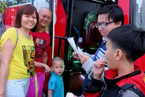 Hỗ trợ hàng ngàn vé tàu, xe cho công nhân ở miền Nam về miền Bắc ăn tết