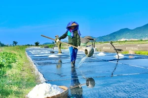 “Đỉnh” nắng nóng ở miền Bắc và miền Trung trong 3 ngày tới