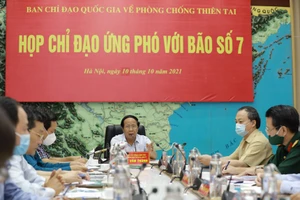 Phó Thủ tướng: "Tránh dự báo bão quá mạnh nhưng chẳng thấy đâu cả"