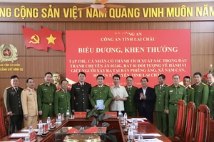 Khen thưởng chuyên án truy bắt nhanh chóng nghi phạm giết cô gái 21 tuổi