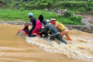 Mưa gió qua đi, tình người ở lại