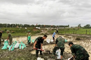 Nước tràn đê ở Đa Hội (Bắc Giang) là đê bối