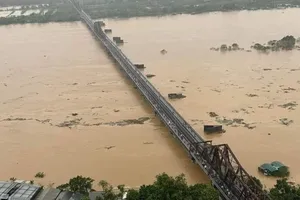 Hanoi issues level 3 flood warning as rivers keep swelling 