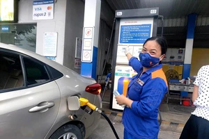 Giá xăng dầu đồng loạt giảm từ 15 giờ ngày 5-5