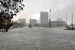 Hôm nay 17-5, phía Bắc vào đợt mưa gió cao điểm