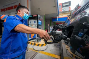 Giá xăng tăng, giá dầu đồng loạt giảm từ 15 giờ ngày 29-5