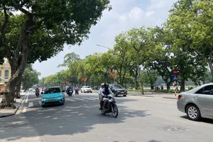 Miền Bắc và miền Trung: Nắng nóng đổ lửa, nguy cơ tiền điện tăng cao