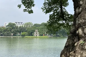 Miền Bắc nắng nóng trở lại, cảnh báo lũ quét và sạt lở ở vùng núi