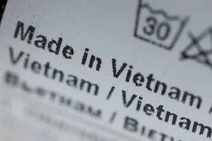 Nhiều trường hợp ghi nhãn xuất xứ không đúng quy định, cần quản lý. Ảnh: TL