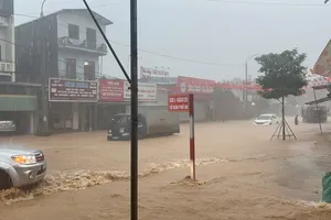 Sơn La: Mưa lớn, ngập đường do hoàn lưu bão