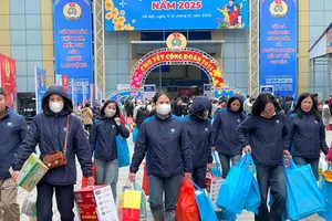 Hà Nội: Trao hơn 10.000 voucher và suất quà tại “Chợ Tết công đoàn” 2026