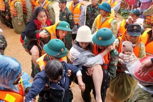 Miền Trung: Ít nhất 50 người thiệt mạng và mất tích do mưa lũ, sạt lở 