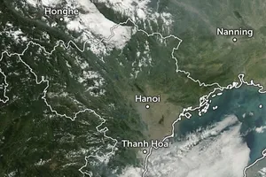Ảnh vệ tinh lúc 10 giờ ngày 25-11: Phía Bắc đón không khí lạnh khô, trời quang mây. Nguồn: Z.E