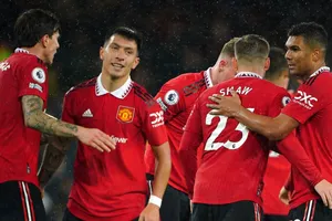 Erik ten Hag đã đúng khi kiến tạo Man.United từ hàng thủ