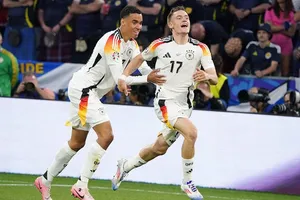 Thư nước Đức: Philipp Lahm rạo rực thanh xuân, tin rằng đã đến giờ tiệc tùng của nước Đức