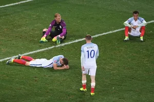 Các cầu thủ Anh gục ngã ở trận thua Iceland năm 2016