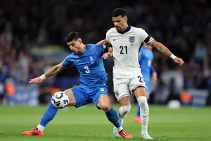 Dominic Solanke và lần trở lại khoác áo đội tuyển Anh: 'Tôi vẫn còn đóng khung chiếc áo của Neymar trong nhà'