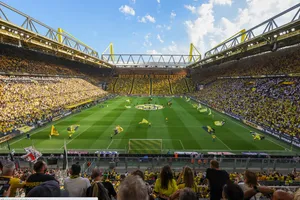 Hai mươi năm từ bờ vực phá sản của Borussia Dortmund