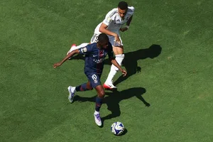 Mbappé bị lu mờ trong màn trình diễn vô hình của Real Madrid