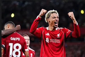 Hugo Ekitiké – Ngọn lửa mới của Anfield, và điểm yếu cũ phòng ngự