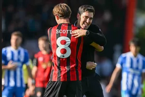 Andoni Iraola: Nhà cầm quân hiện đại mẫu mực có thể cứu... Man United?