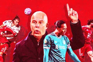 Liverpool khốn khổ khi các đối thủ chơi “bóng dài”