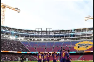 Barcelona trở lại Camp Nou: Chương mới khởi đầu từ quen thuộc