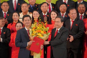  国会秘书长出任芹苴市委书记