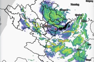 台风周边雷雨云团正逐渐进入河内（10月6日上午6时雷达图像） 