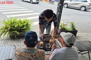 尽管经济困难，民众仍未减少F&B支出。 