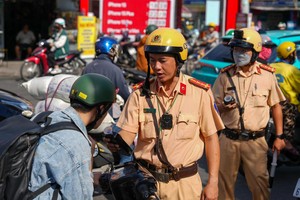 胡志明市交通警察仅在一天内已处罚570名酒驾违规者。 