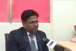 印度德里大学计算机科学系讲师马尼什·库马尔·辛格博士。（图自越通社）