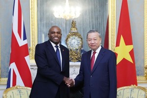 党中央总书记苏林会见英国副首相戴维·拉米。图自越通社 