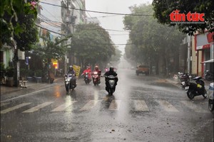  胡志明市持续强降雨天气。