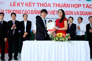 Trường đầu tiên ký cam kết đảm bảo việc làm cho sinh viên