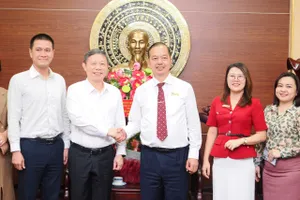 Trưởng Ban Tuyên giáo và Dân vận Thành ủy TPHCM Dương Anh Đức thăm và chúc mừng Học viện Cán bộ TPHCM