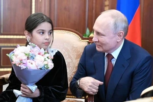 Tổng thống Putin có cuộc gặp với vị khách đặc biệt tại Điện Kremlin. Ảnh: Sputnik