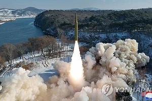 Vụ phóng tên lửa ngày 14-1 của Triều Tiên. Ảnh: YONHAP/KCNA