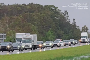 Đường cao tốc tại bang Florida kín xe di tản. Ảnh: WEATHER CHANNEL