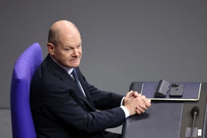 Thủ tướng Olaf Scholz sau cuộc bỏ phiếu tại quốc hội. Ảnh: REUTERS