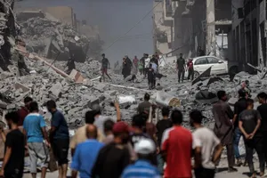 Hạ tầng tại Gaza bị hư hại sau các đợt không kích của Israel. Ảnh: XINHUA