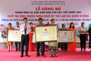 Nghề thủ công dệt thổ cẩm của người M'nông là Di sản văn hóa phi vật thể quốc gia