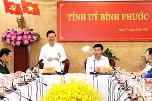 Chủ tịch nước: Giữ vững an ninh quốc phòng gắn với phát triển kinh tế, nâng cao đời sống người dân