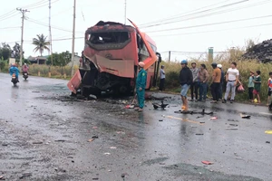 Hai xe khách tông trực diện trên Quốc lộ 14 khiến 1 người chết, 2 người bị thương