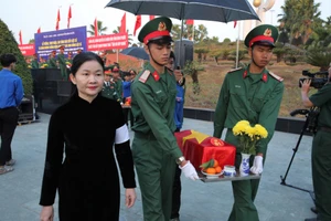 Bình Phước: Truy điệu, an táng hài cốt liệt sĩ Quân tình nguyện Việt Nam hy sinh ở Campuchia 